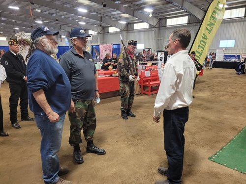 Donation to the DAV at the 2021 H&G Show